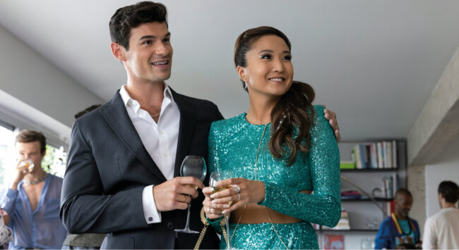 Mindy glitter jurk met man lachend op een borrel date