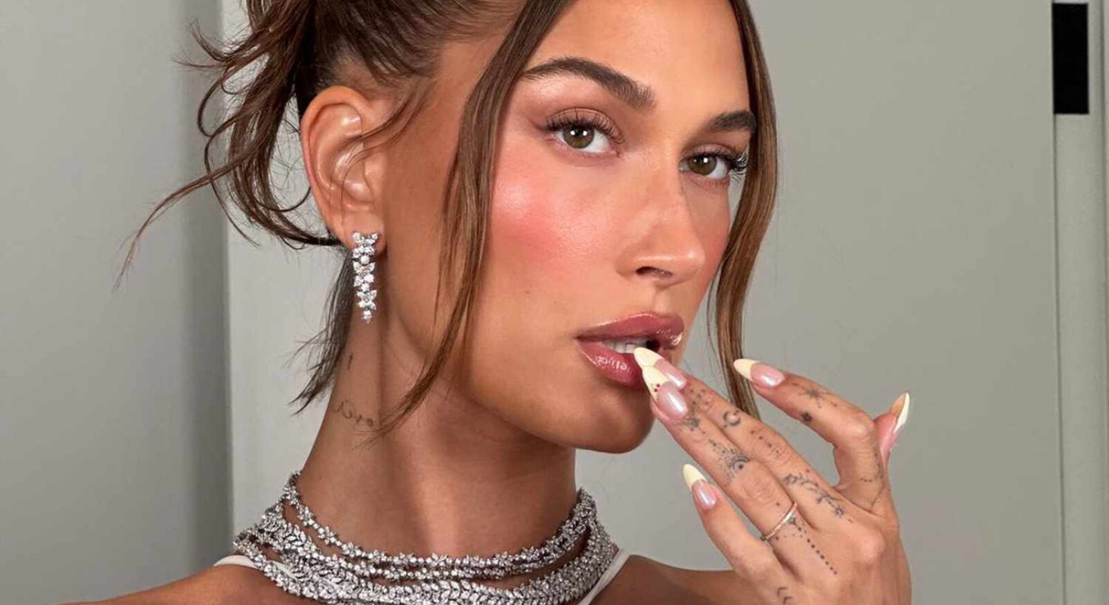 Hailey Bieber