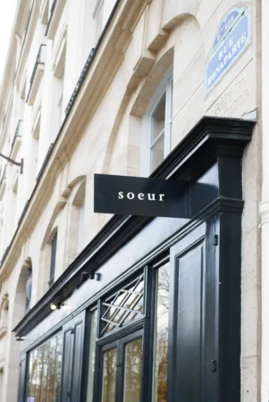 soeur voorkant winkel