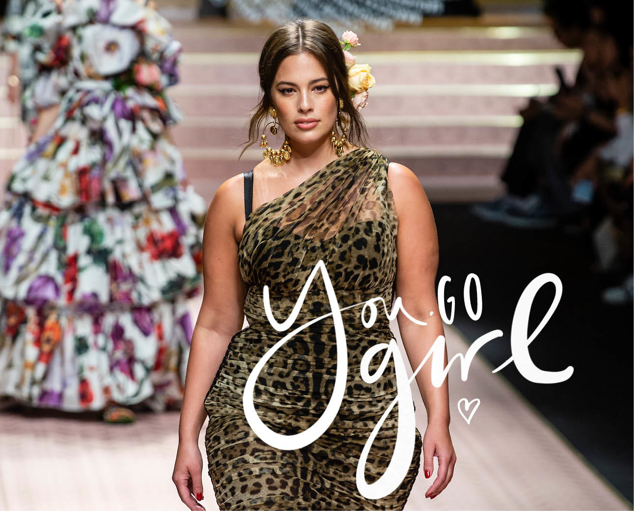 Ashley Graham op de catwalk van Dolce & Gabbana