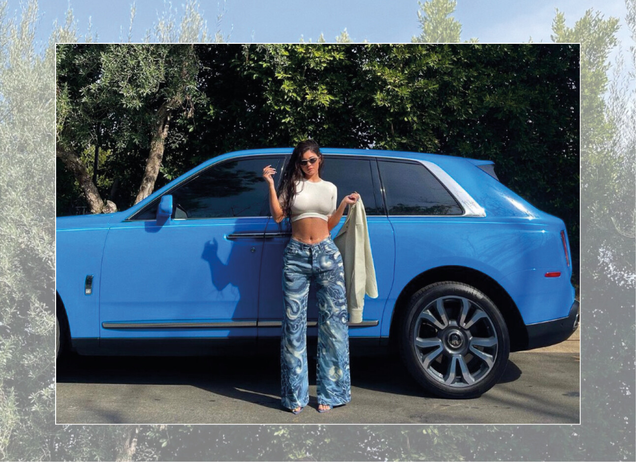 Kylie Jenner auto rijden