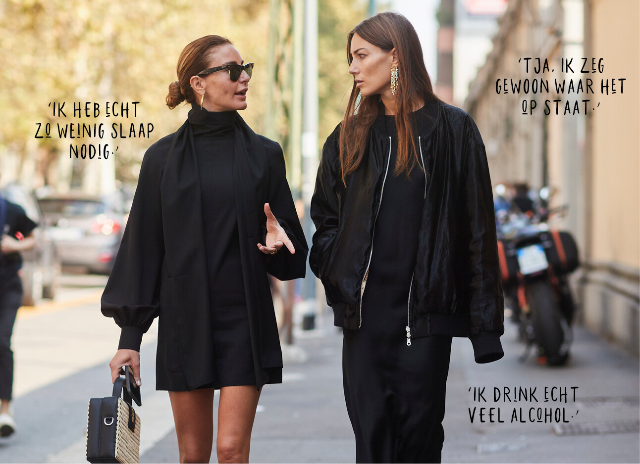 twee vrouwen op straat in gesprek