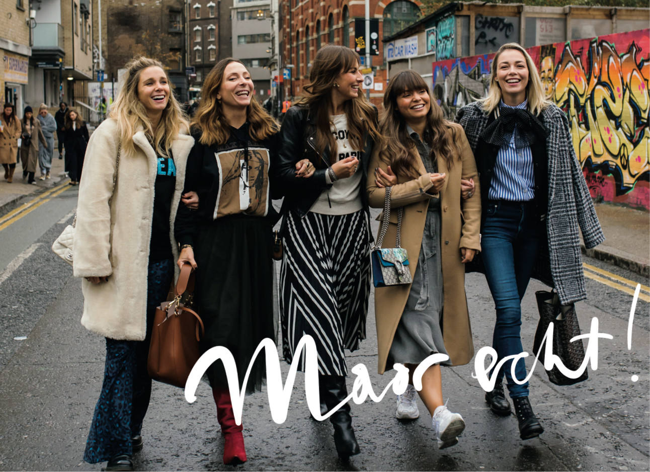 groep vrouwen lopen samen op straat maybritt mobach kiki duren lilian brijl fashion